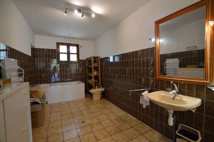 Image No.18-5 Bed Country House for sale