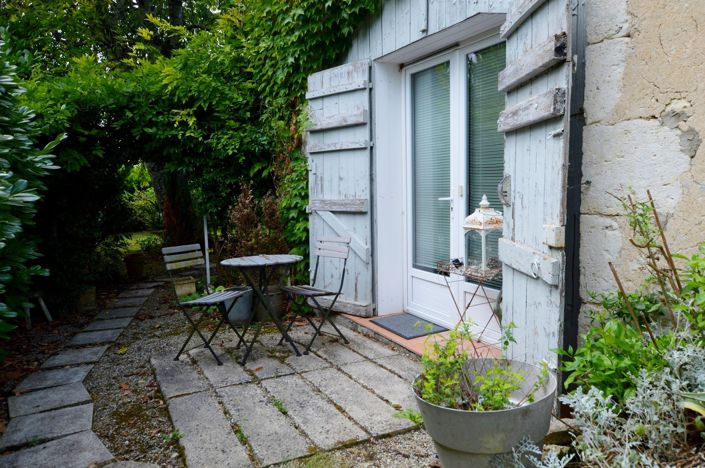 Image No.5-2 Bed Country House for sale