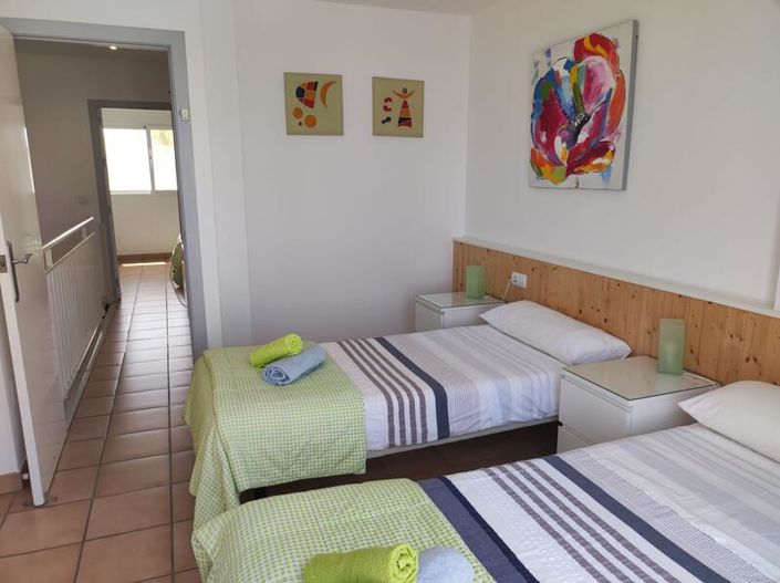 Image No.25-2 Bed Townhouse for sale