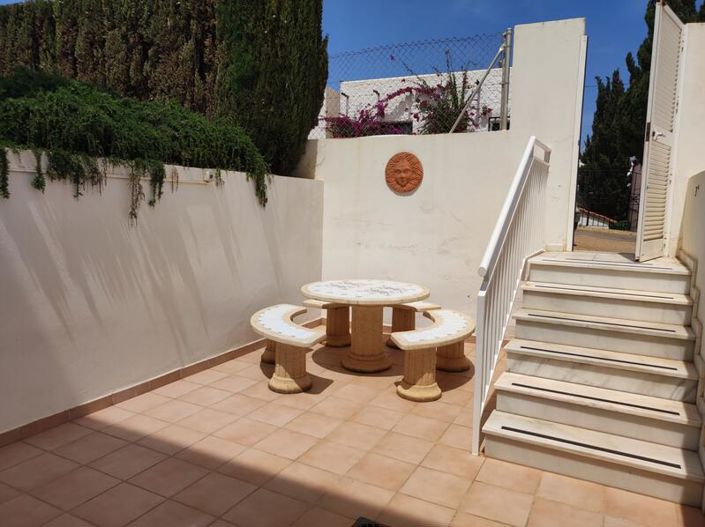 Image No.28-2 Bed Townhouse for sale