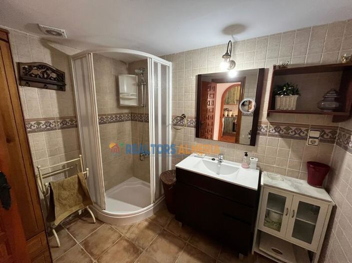 Image No.20-2 Bed Apartment for sale