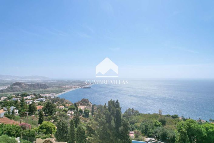 Image No.2-8 Bed Villa for sale