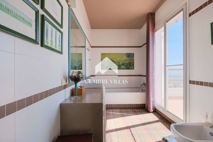 Image No.37-8 Bed Villa for sale