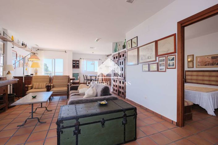 Image No.48-8 Bed Villa for sale