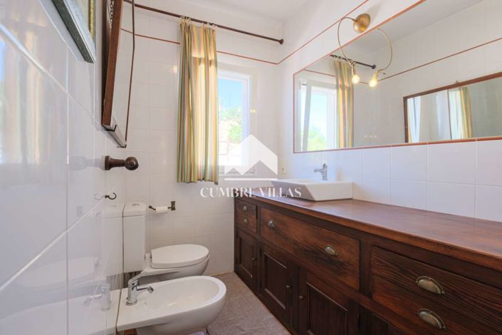 Image No.50-8 Bed Villa for sale