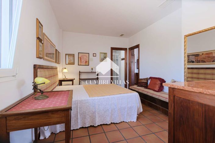 Image No.52-8 Bed Villa for sale