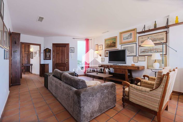 Image No.57-8 Bed Villa for sale