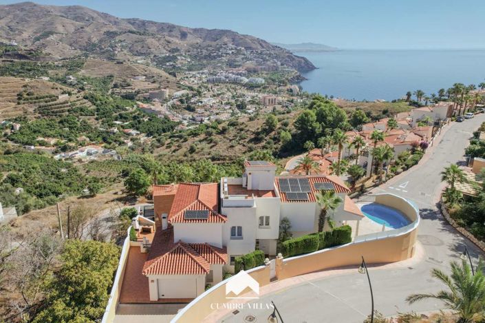 Image No.1-4 Bed Villa for sale