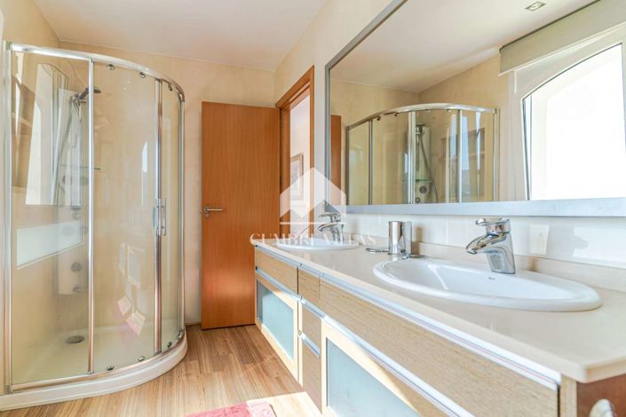 Image No.35-4 Bed Villa for sale