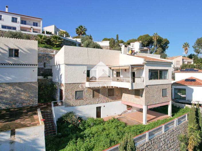 Image No.3-6 Bed Villa for sale