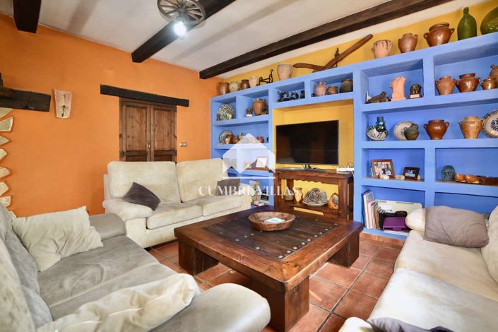 Image No.13-6 Bed Country House for sale