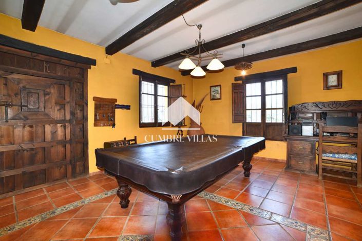 Image No.17-6 Bed Country House for sale