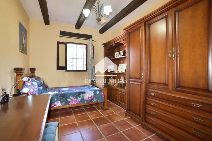 Image No.26-6 Bed Country House for sale