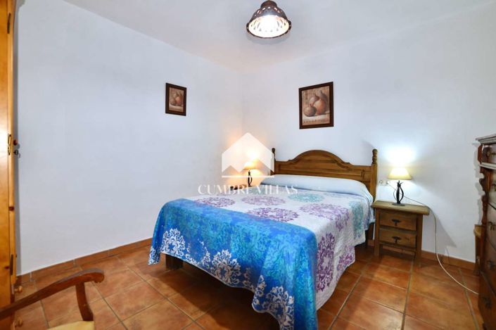 Image No.50-6 Bed Country House for sale