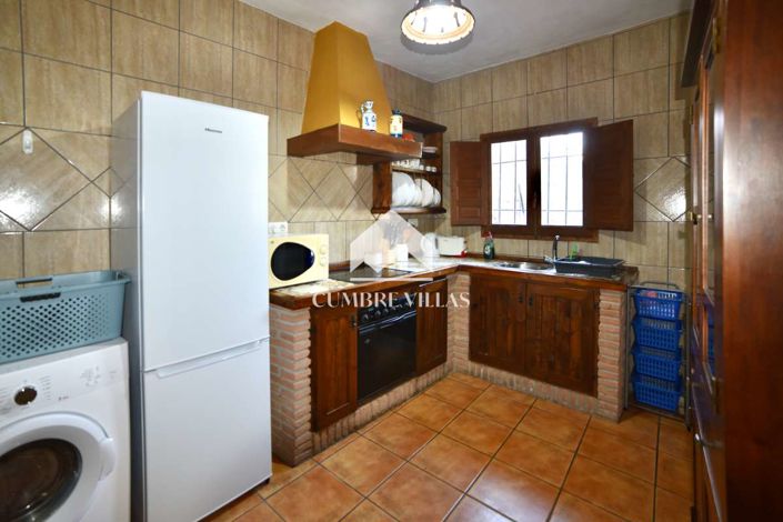 Image No.54-6 Bed Country House for sale