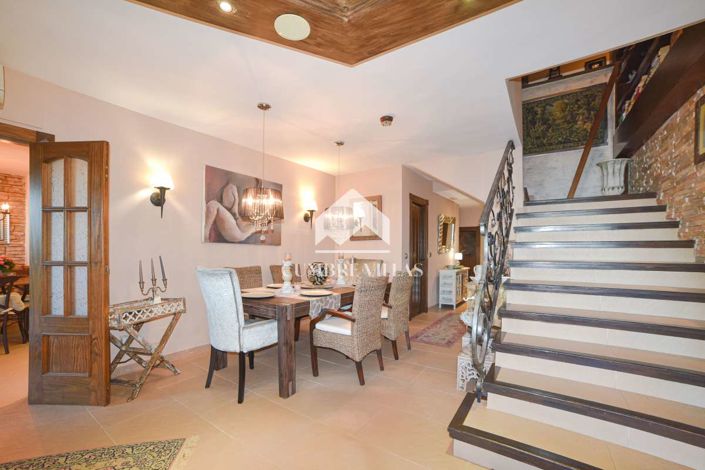 Image No.26-6 Bed Villa for sale