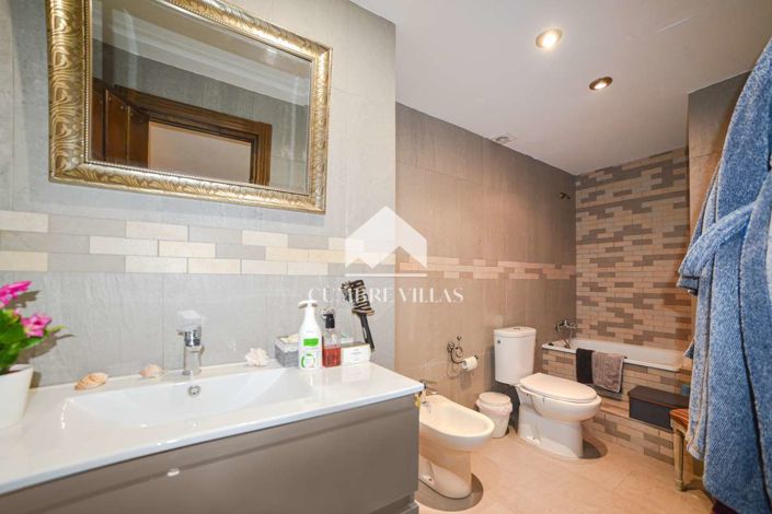 Image No.28-6 Bed Villa for sale