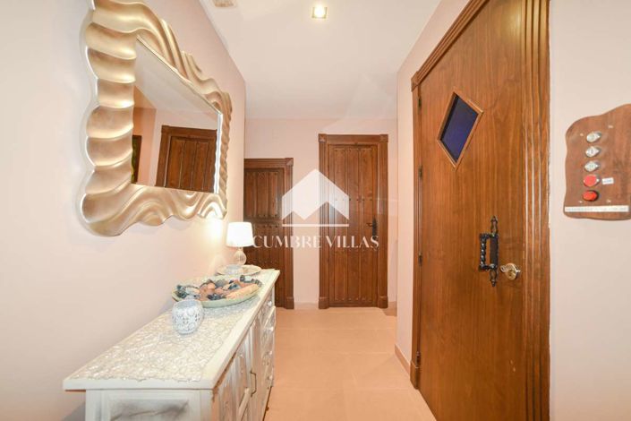 Image No.29-6 Bed Villa for sale