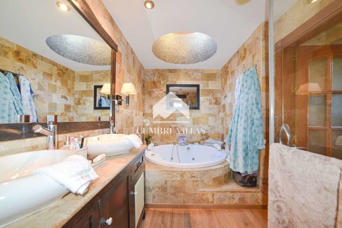 Image No.43-6 Bed Villa for sale