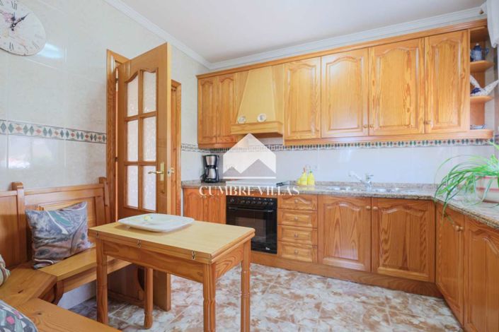 Image No.23-3 Bed Country House for sale