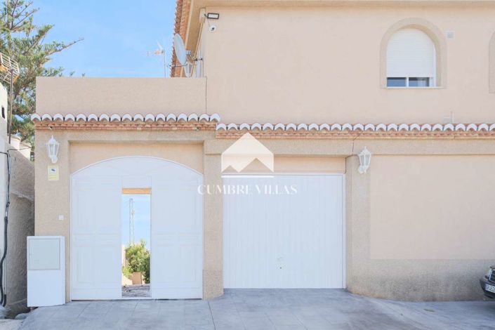 Image No.50-3 Bed Country House for sale