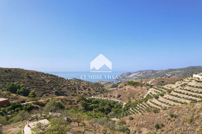 Image No.11-8 Bed Country House for sale