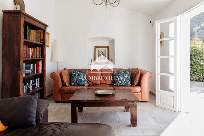 Image No.15-8 Bed Country House for sale