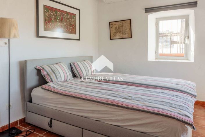 Image No.19-8 Bed Country House for sale