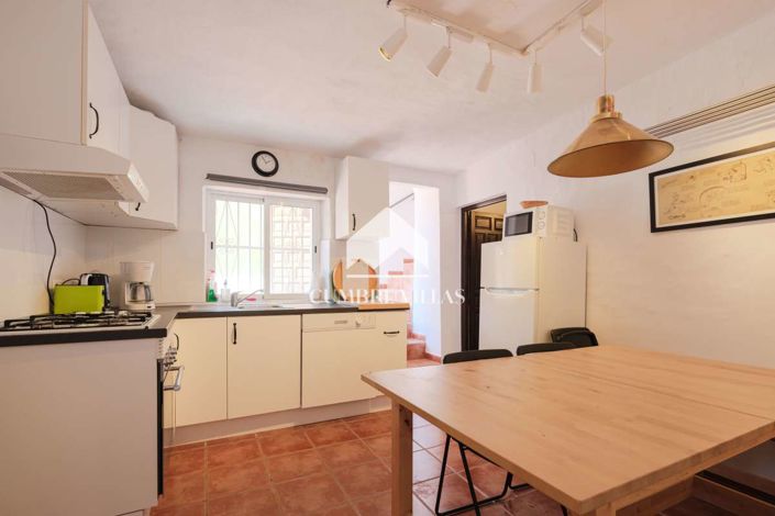 Image No.22-8 Bed Country House for sale