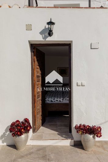 Image No.28-8 Bed Country House for sale