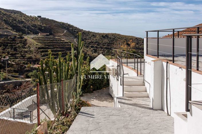 Image No.37-8 Bed Country House for sale