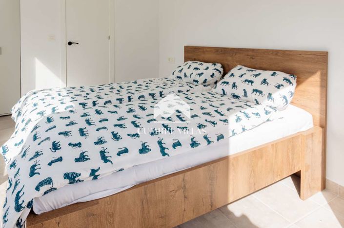 Image No.43-8 Bed Country House for sale