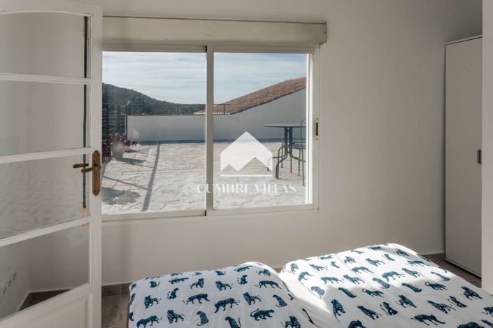 Image No.44-8 Bed Country House for sale