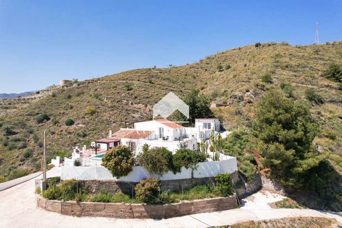 Image No.7-8 Bed Country House for sale