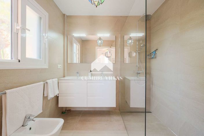 Image No.32-4 Bed Villa for sale