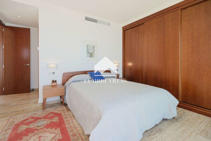 Image No.12-5 Bed Villa for sale