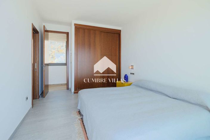 Image No.17-5 Bed Villa for sale