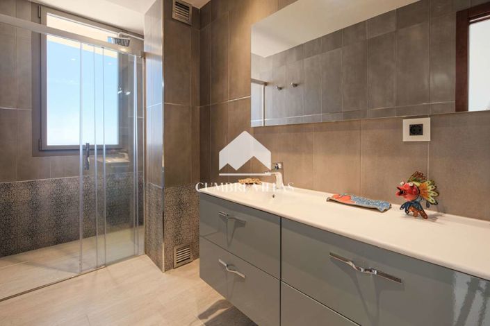 Image No.18-5 Bed Villa for sale