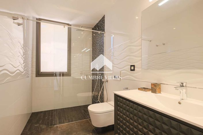 Image No.23-5 Bed Villa for sale