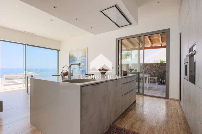 Image No.48-5 Bed Villa for sale