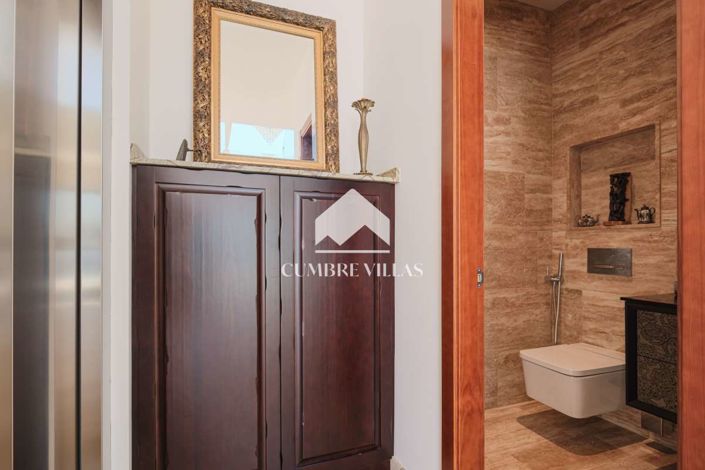 Image No.55-5 Bed Villa for sale