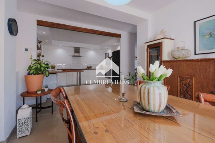 Image No.21-4 Bed Townhouse for sale