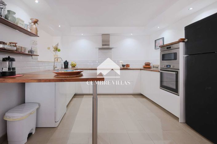 Image No.22-4 Bed Townhouse for sale