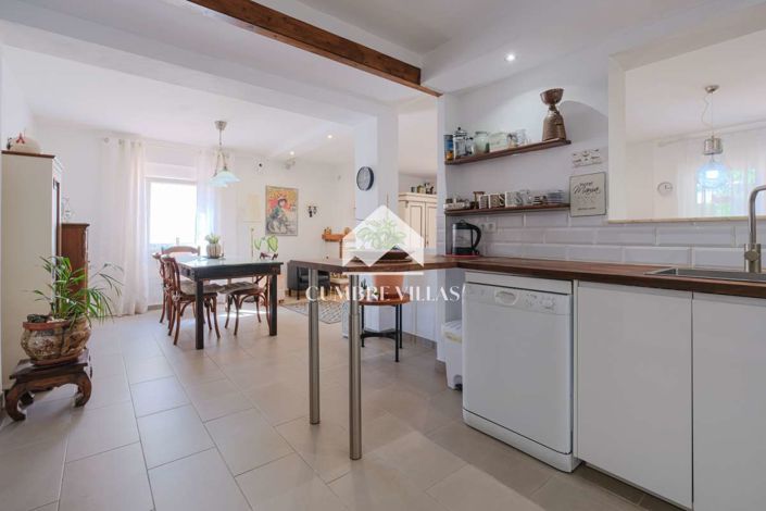 Image No.25-4 Bed Townhouse for sale