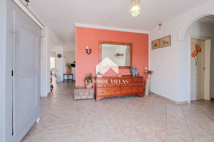 Image No.26-4 Bed Townhouse for sale