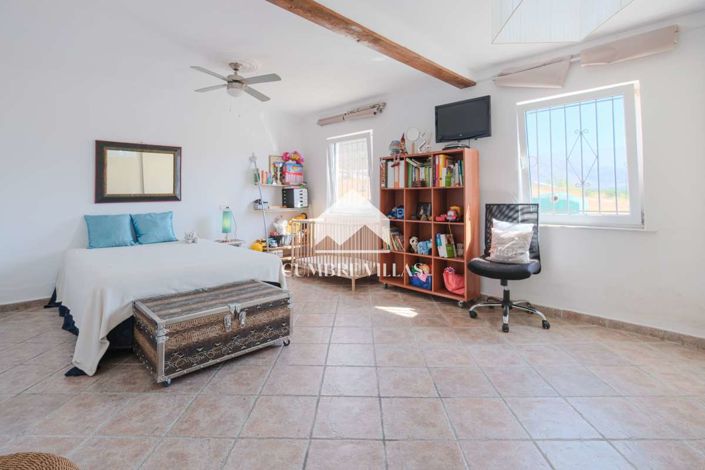 Image No.32-4 Bed Townhouse for sale