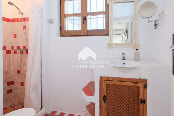 Image No.24-3 Bed Townhouse for sale