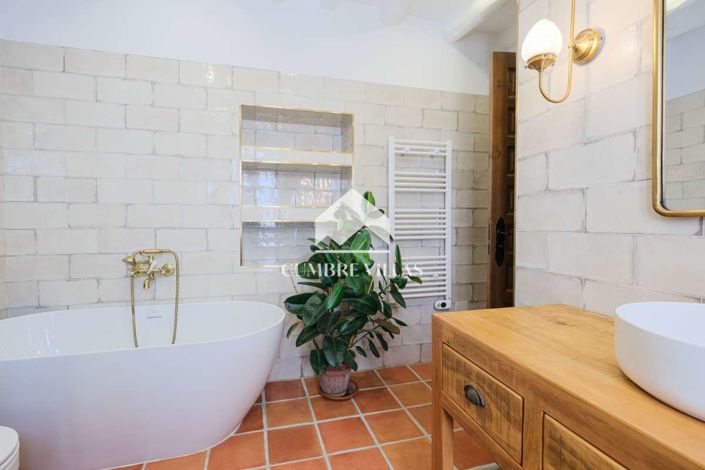 Image No.33-3 Bed Townhouse for sale