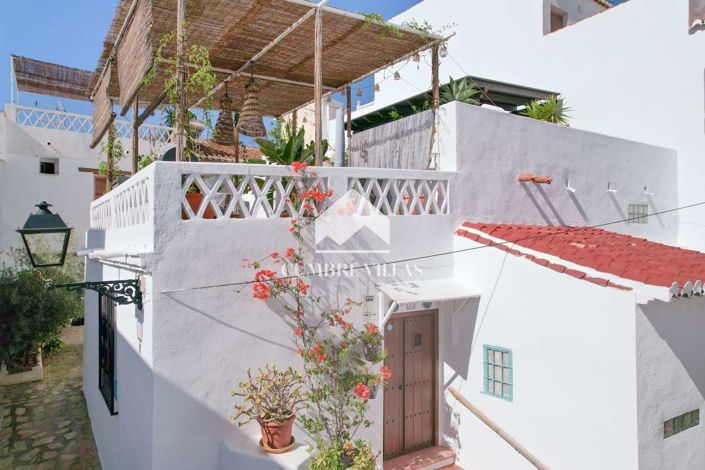 Image No.8-3 Bed Townhouse for sale