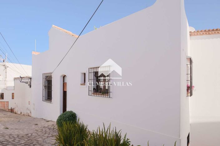 Image No.13-2 Bed Townhouse for sale